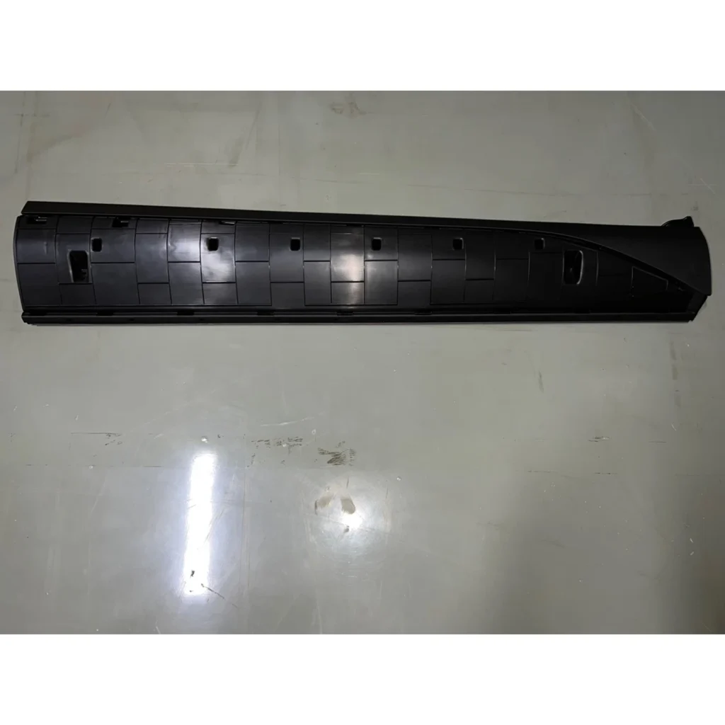 Door Lower Trim Panel Base-front R